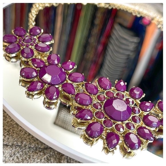 💕Beautiful Purple & Gold Statement Necklace💕 - Picture 4 of 7